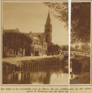 872268 Gezicht over de Leidsche Rijn te De Meern, met de Meernbrug en links de Zandweg met de NH Kerk.